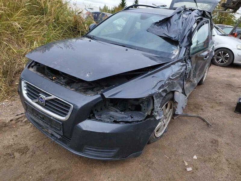 Photo 2 - Volvo V50 2010 y parts