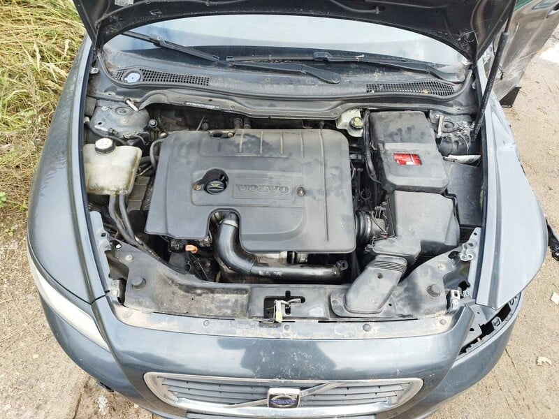 Photo 4 - Volvo V50 2010 y parts