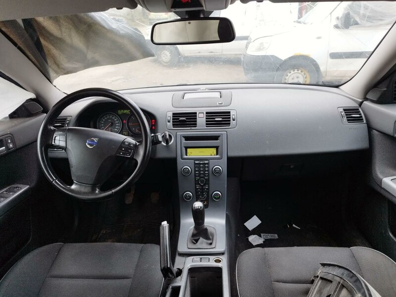 Photo 8 - Volvo V50 2010 y parts