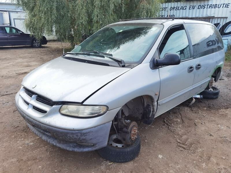 Фотография 2 - Chrysler Voyager 1998 г запчясти