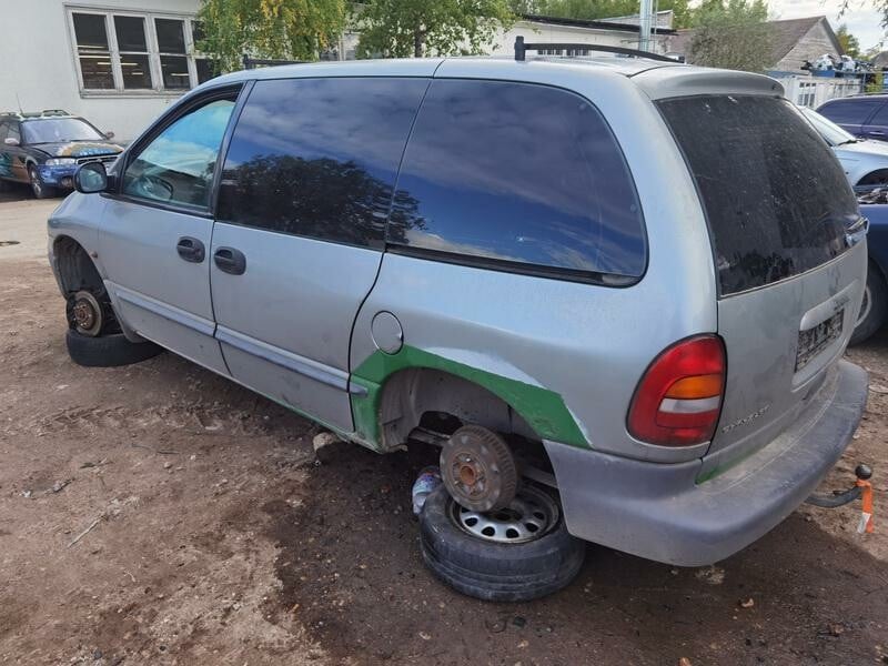 Фотография 4 - Chrysler Voyager 1998 г запчясти