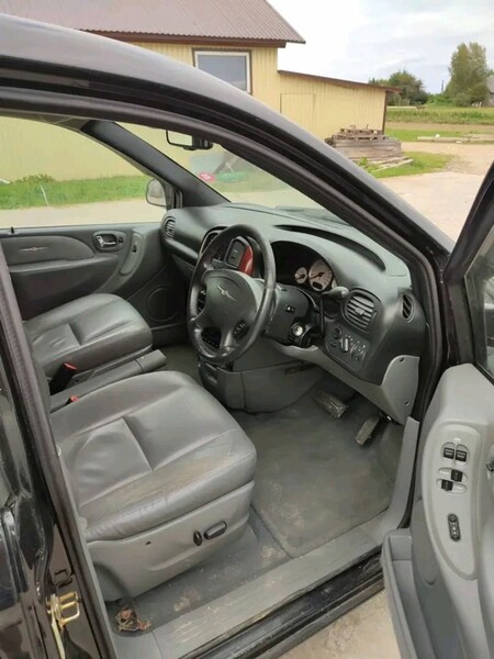 Photo 3 - Chrysler Grand Voyager 2007 y parts