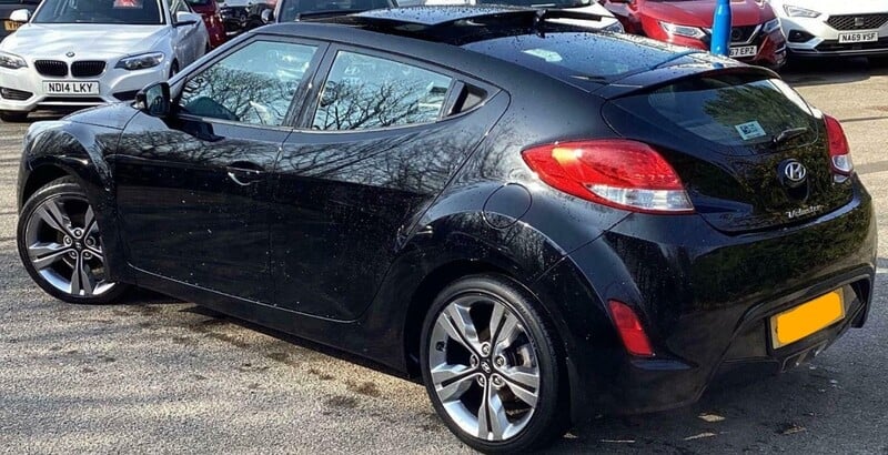 Photo 2 - Hyundai Veloster 2012 y parts