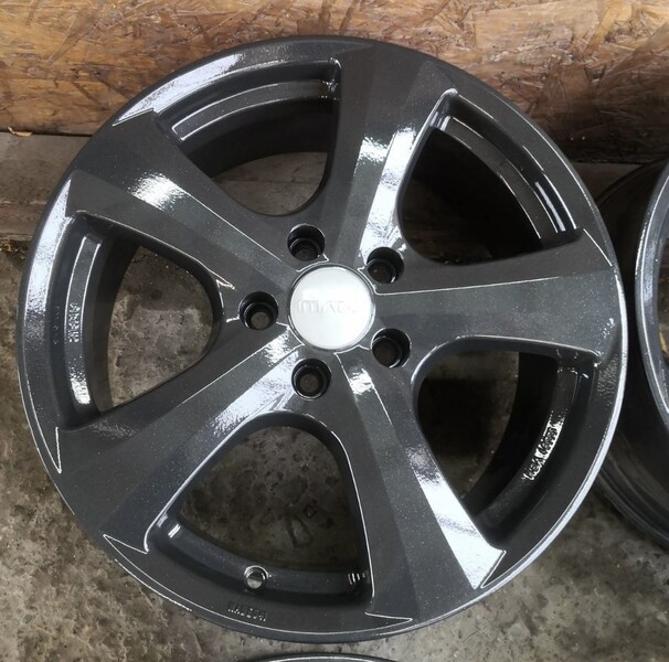 Photo 4 - Light alloy R18 rims