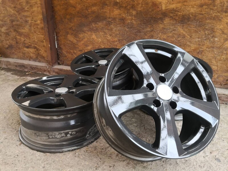 Photo 2 - Light alloy R18 rims