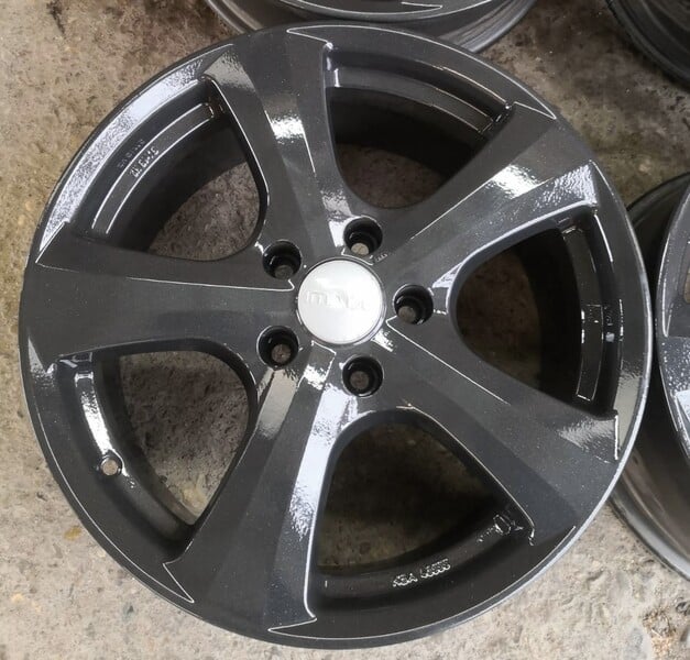 Photo 6 - Light alloy R18 rims