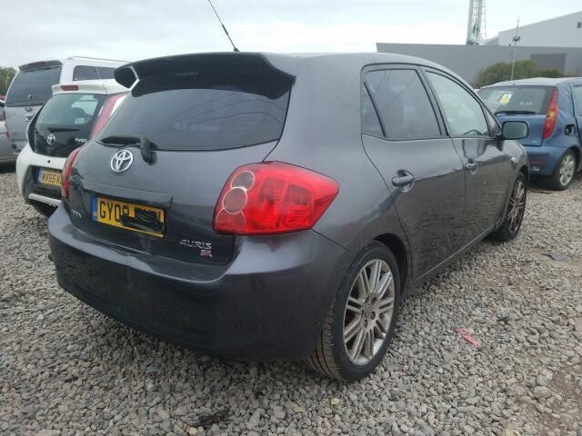 Photo 3 - Toyota Auris 2008 y parts