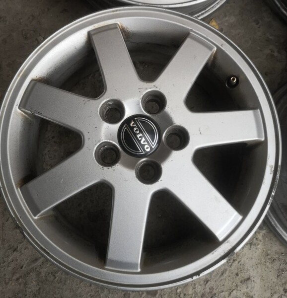 Photo 3 - Light alloy R15 rims