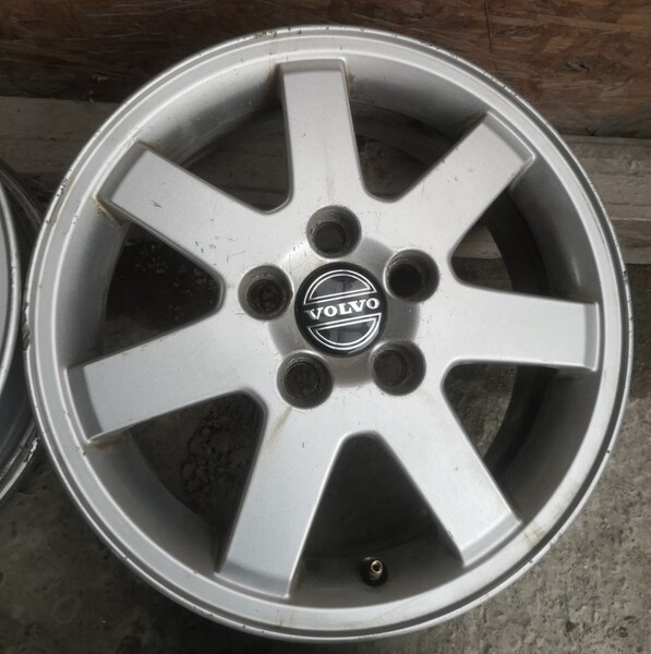 Photo 5 - Light alloy R15 rims