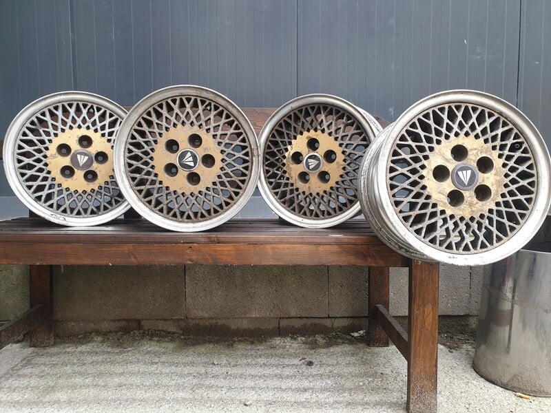 Photo 4 - R13 light alloy rims