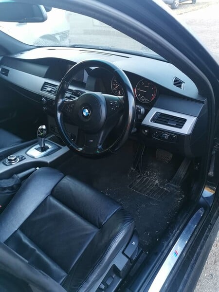 Photo 2 - Bmw 520 2009 y parts