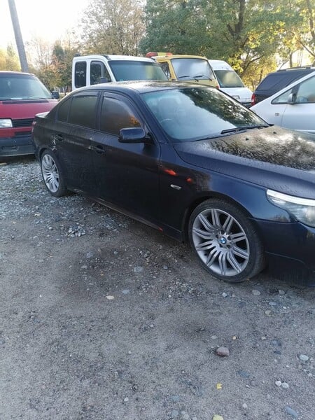 Photo 4 - Bmw 520 2009 y parts