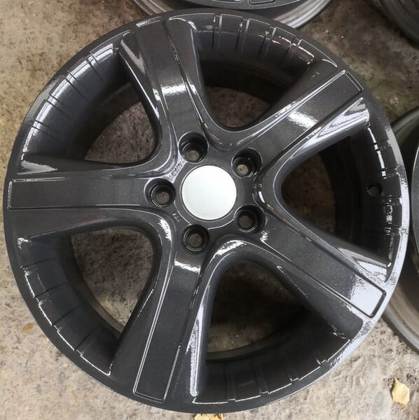 Photo 6 - Light alloy R18 rims