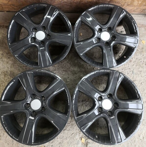 Photo 2 - Light alloy R18 rims