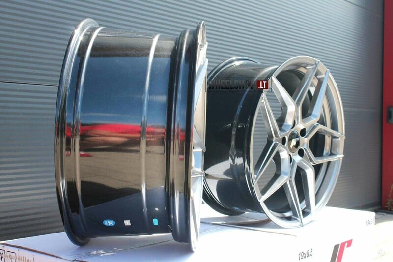 Photo 6 - Japan Racing JR34 Hyper Black light alloy R18 rims