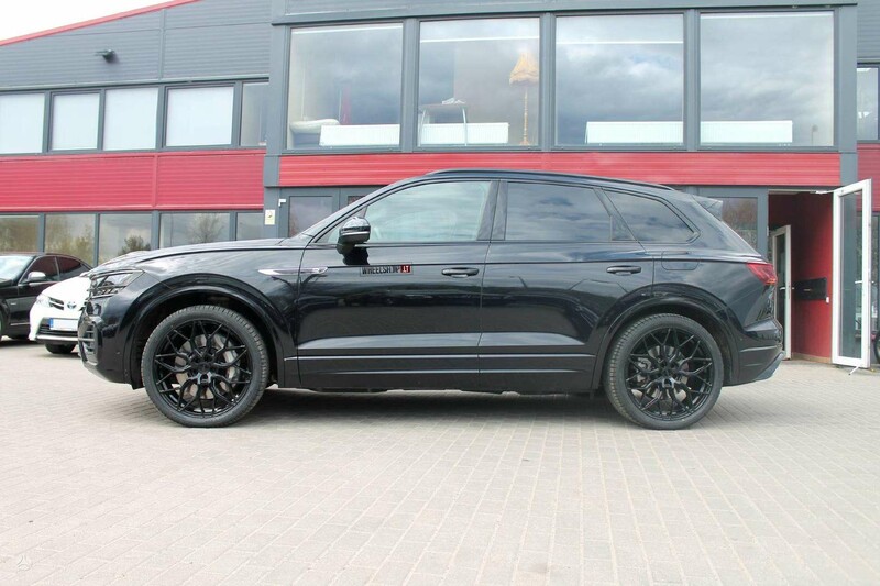 Photo 9 - RF108 Gloss Black Flow Formed rims