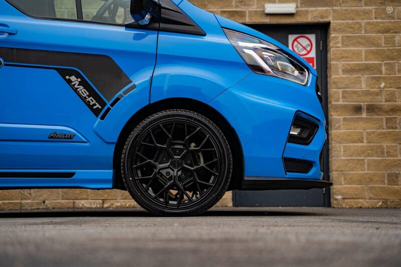 Photo 10 - RIVIERA RTX Gloss Black 1250kg/vnt light alloy R18 rims