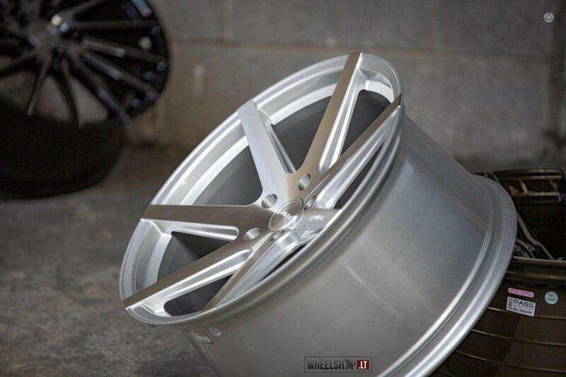 Photo 6 - RIVIERA RV177 Silver Polished light alloy R19 rims