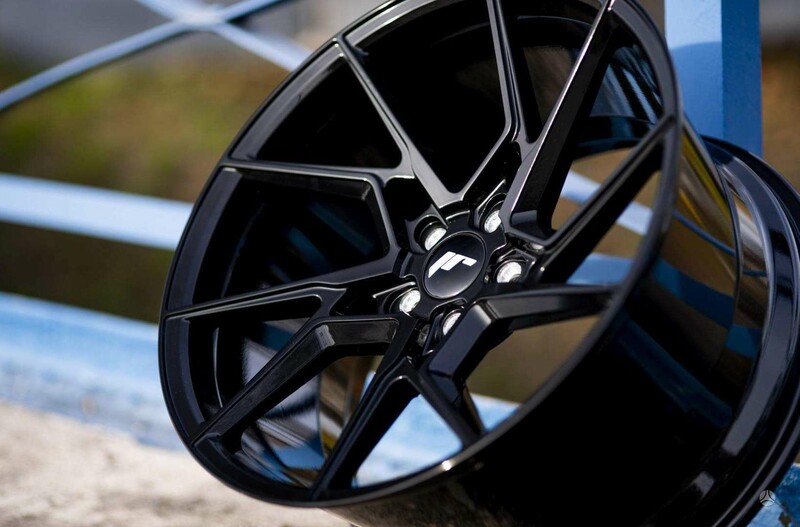 JR33 Glossy Black rims