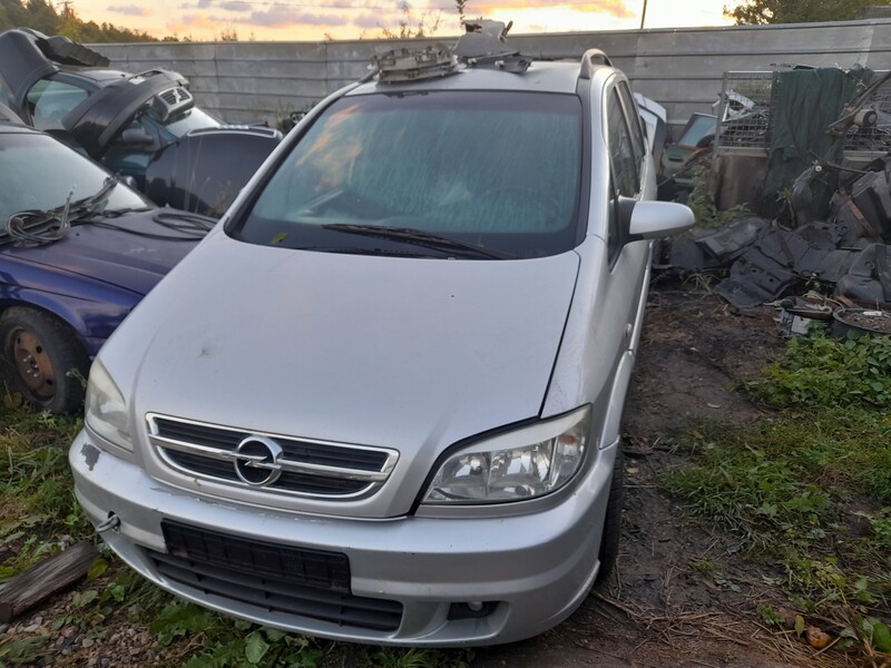 Opel Zafira 2005 m dalys