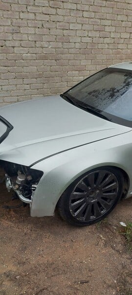 Photo 3 - Audi A8 2008 y parts