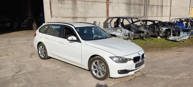 Photo 7 - Bmw 330 2015 y parts