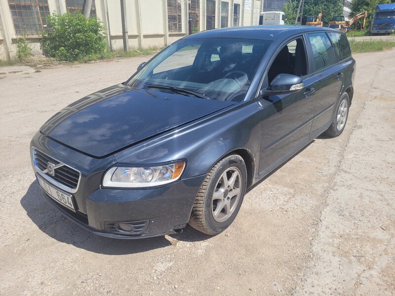 Volvo V50 2010 y parts