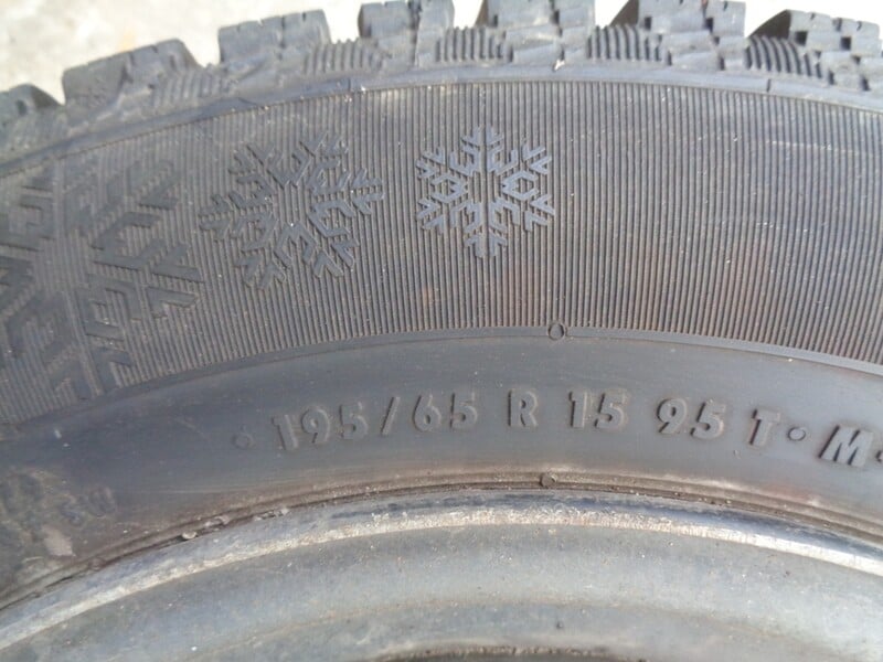 Photo 3 - Continental R15 winter tyres passanger car