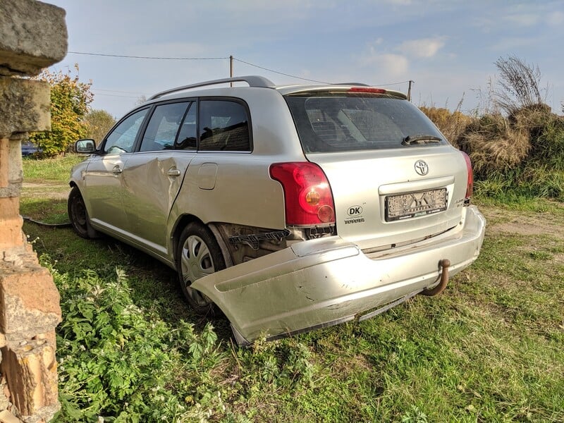 Photo 7 - Toyota Avensis 2006 y parts