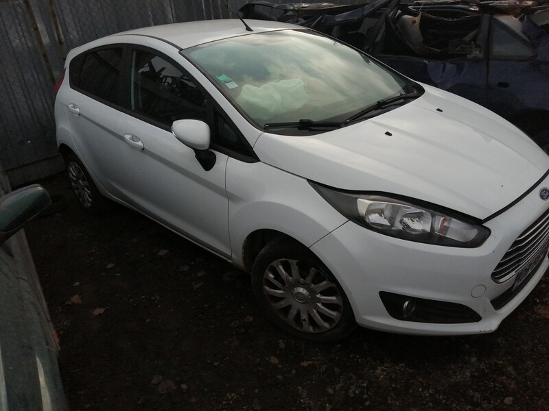 Photo 3 - Ford Fiesta 2014 y parts