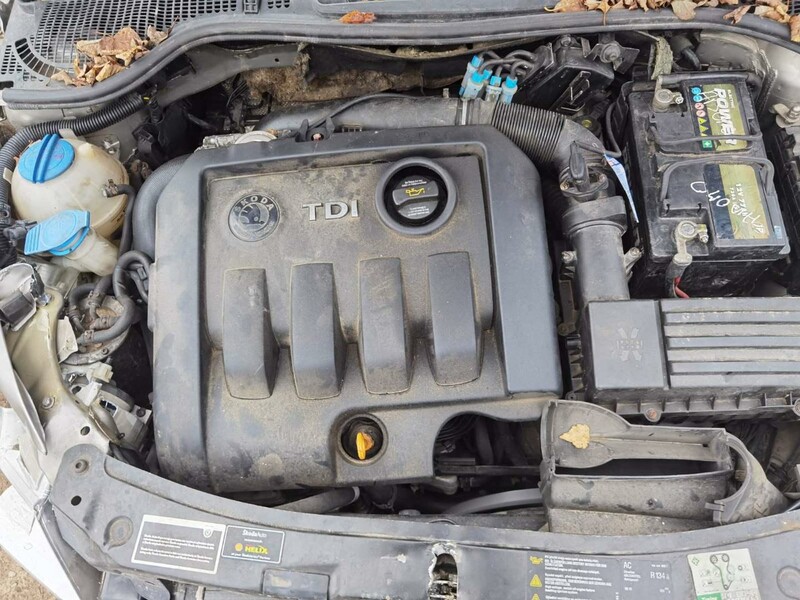 Photo 4 - Skoda Octavia 2006 y parts