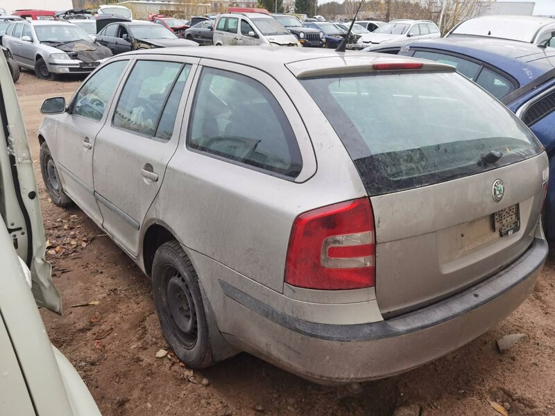 Photo 6 - Skoda Octavia 2006 y parts