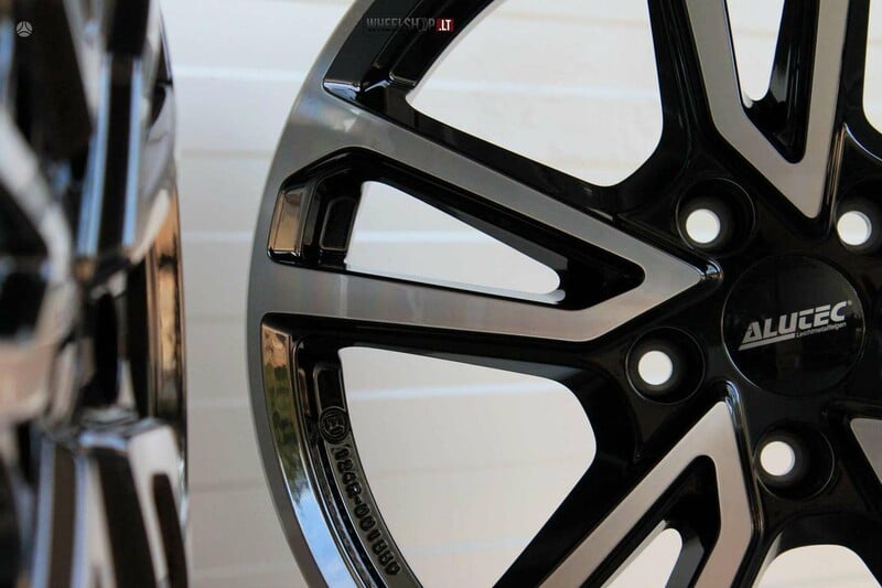 Photo 9 - ALUTEC Tormenta Diamond Black light alloy R17 rims