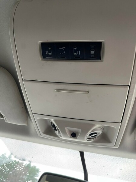 Photo 21 - Chrysler Grand Voyager IV 2010 y parts