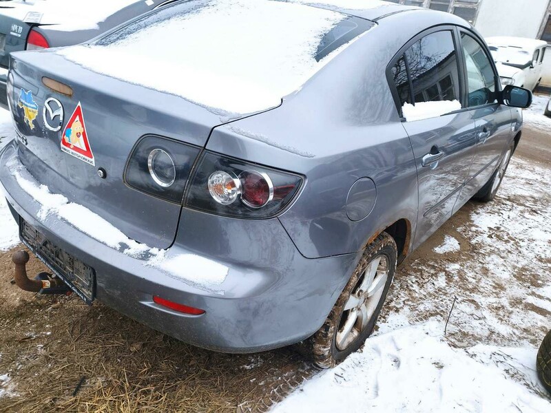 Photo 5 - Mazda 3 2004 y parts