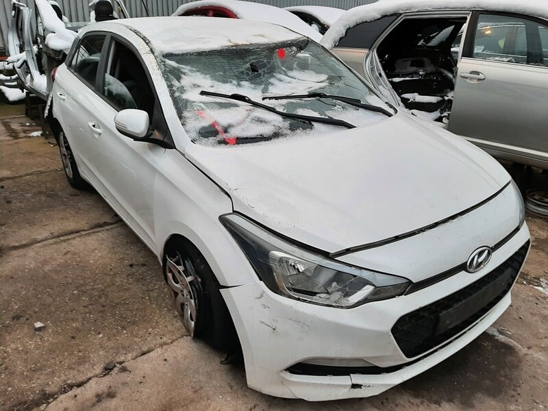 Photo 2 - Hyundai I20 2016 y parts