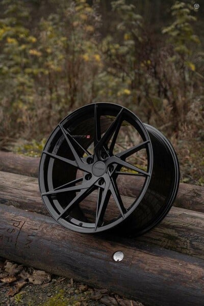 Photo 3 - RIVIERA RF109 Gloss Black Flow Formed light alloy R20 rims