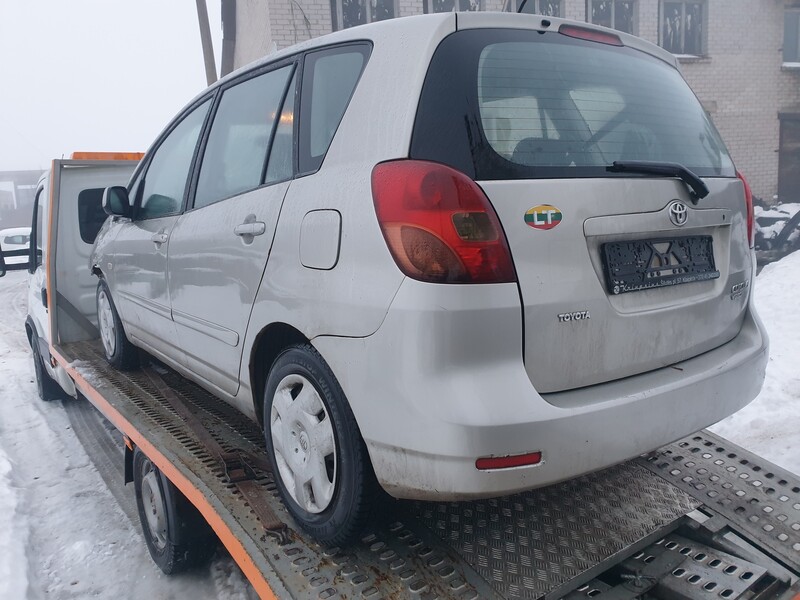 Toyota Corolla Verso 2003 m dalys