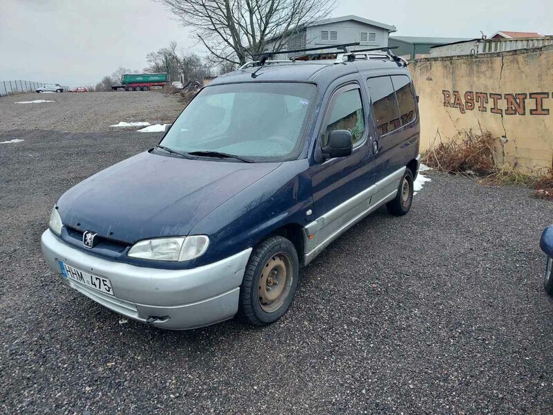 Photo 2 - Peugeot Partner 2002 y Van