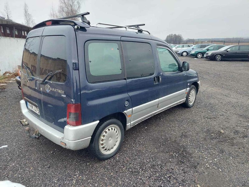 Photo 3 - Peugeot Partner 2002 y Van