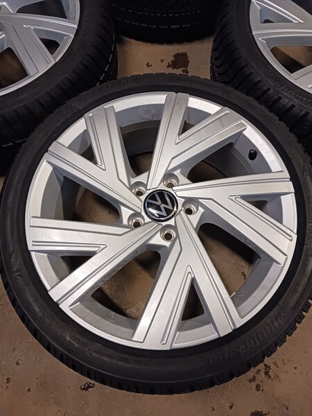 Volkswagen Golf light alloy R18 rims