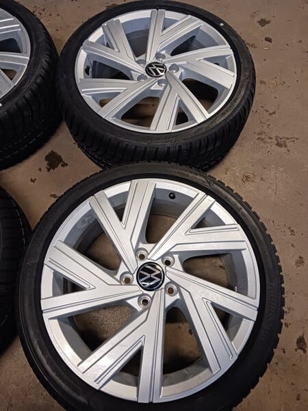 Photo 2 - Volkswagen Golf light alloy R18 rims