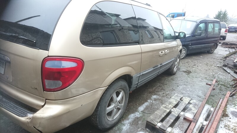 Photo 4 - Chrysler Grand Voyager 2005 y parts