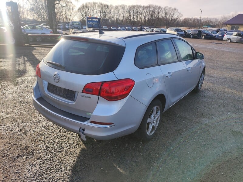 Opel Astra 2014 y parts