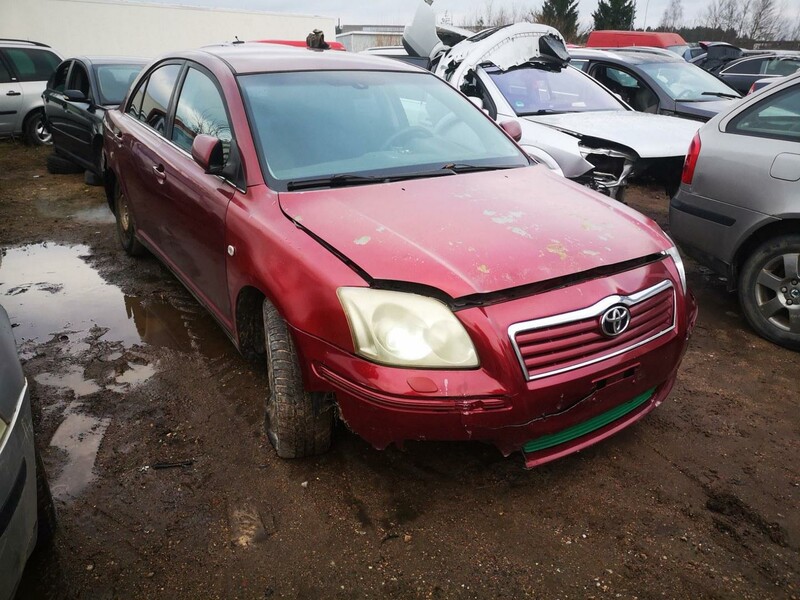 Toyota Avensis 2003 m dalys