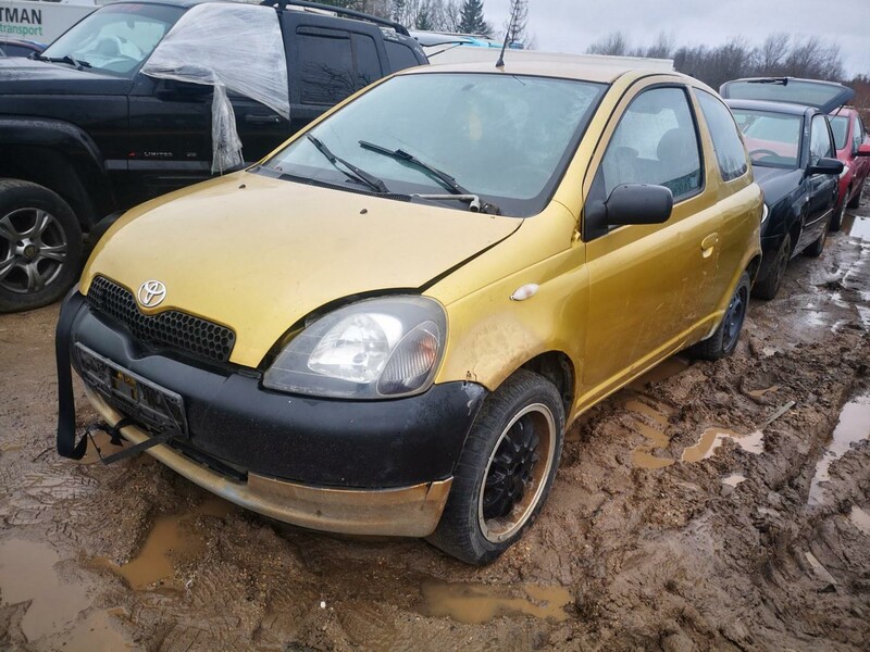 Фотография 3 - Toyota Yaris 2000 г запчясти