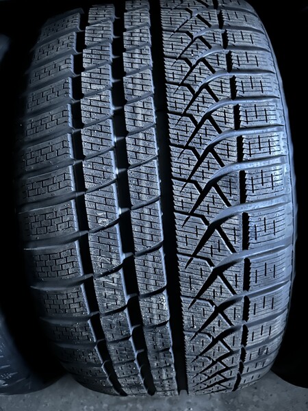 Nuotrauka 1 - Pirelli R20 žieminės padangos lengviesiems