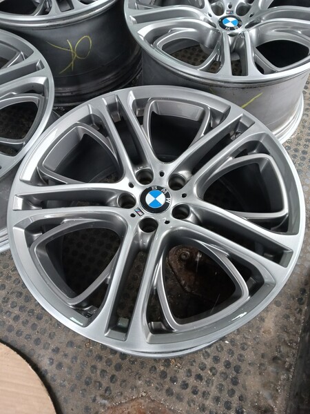 Photo 2 - BMW X5M R21 light alloy rims