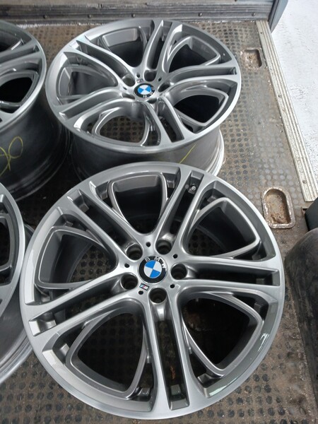 Photo 3 - BMW X5M R21 light alloy rims