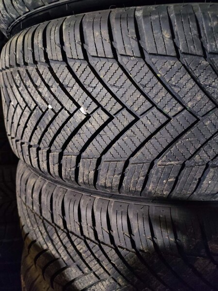 Photo 1 - Goodyear Turanza R16 winter tyres passanger car